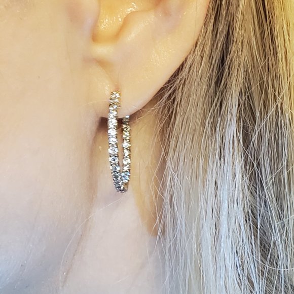 BRAND NEW 14K WHITE GOLD DIAMOND EARRINGS. - Picture 8 of 8